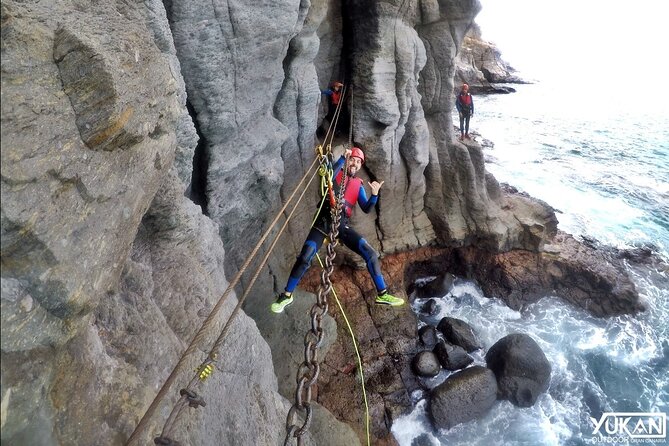 Coastering in Gran Canaria (Aquatic Route in the ocean cliffs) - Bridges, via ferrata-style climbing, and rock scrambles