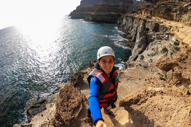 Coastering in Gran Canaria (Aquatic Route in the ocean cliffs) - What the 4 hours feel like: pacing, effort, and water factor