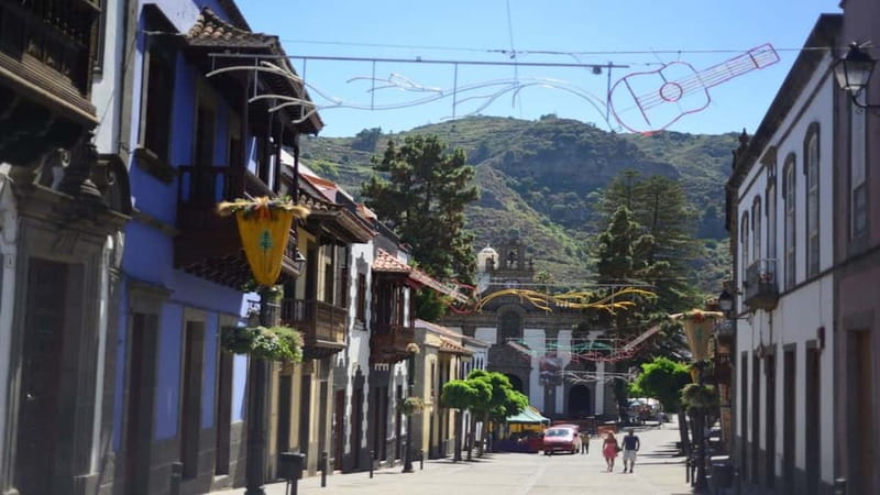 From Palmas: Pico de las Nieves & Roque Nublo Full-Day Trip - Bandama Caldera first: a volcano intro you can feel