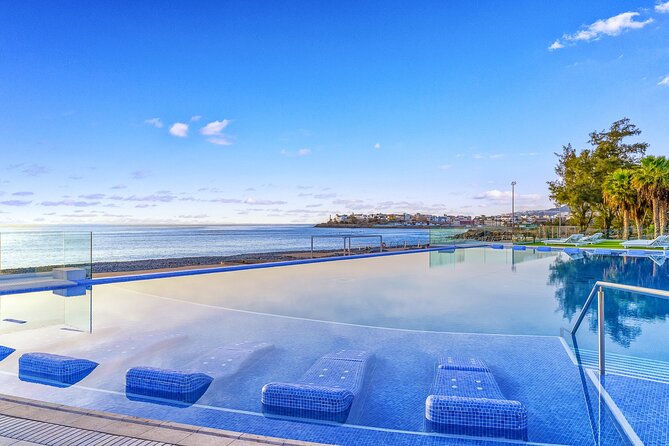 Full Day Ticket at Perchel Beach Club with Lunch - Lunch at Perchel Beach Club: how the included meal works