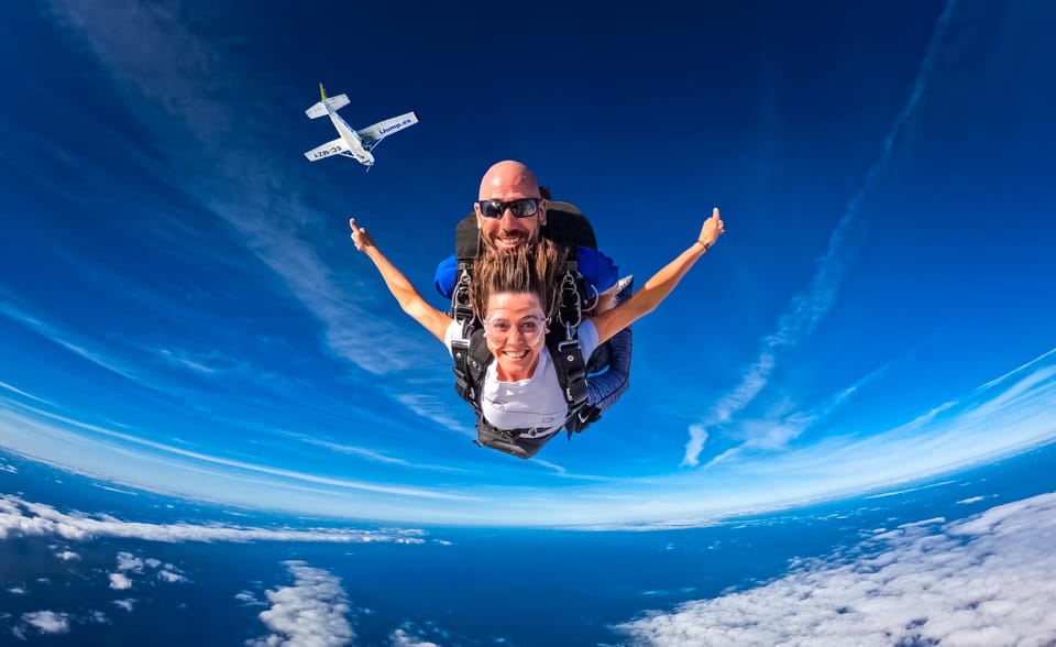 Gran Canaria : Skydiving over Maspalomas Dunes - What Happens After the Landing: Gear Return, Certificate, and Optional Media