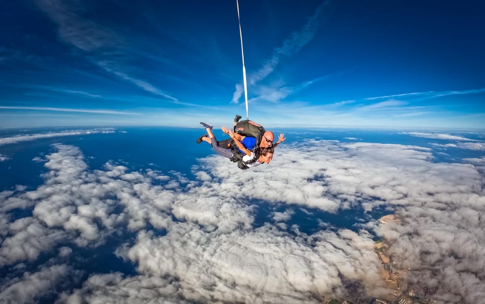 Gran Canaria : Skydiving over Maspalomas Dunes - Timing, Weather Delays, and How Long You Should Block Off