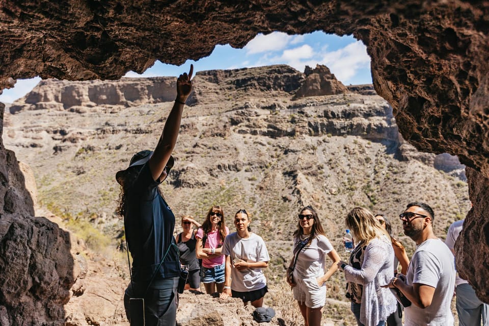 Gran Canaria: The Red Canyon Tour with Local Food Tasting - Red Canyon and Canarii caves: the day’s real theme