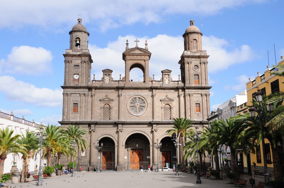 Las Palmas: Private Old City Guided Walking Tour with Tapas - Who this private Las Palmas tour fits best