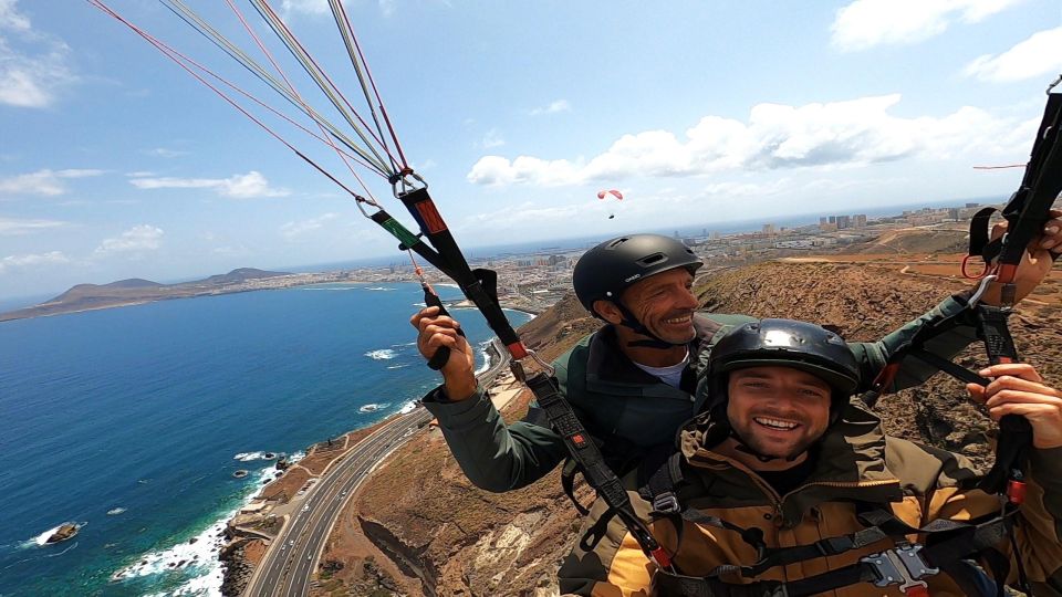 Las Palmas: tandem paragliding flights for everyone - Where Las Palmas paragliding starts: Alfredo Kraus and the fast move to the launch