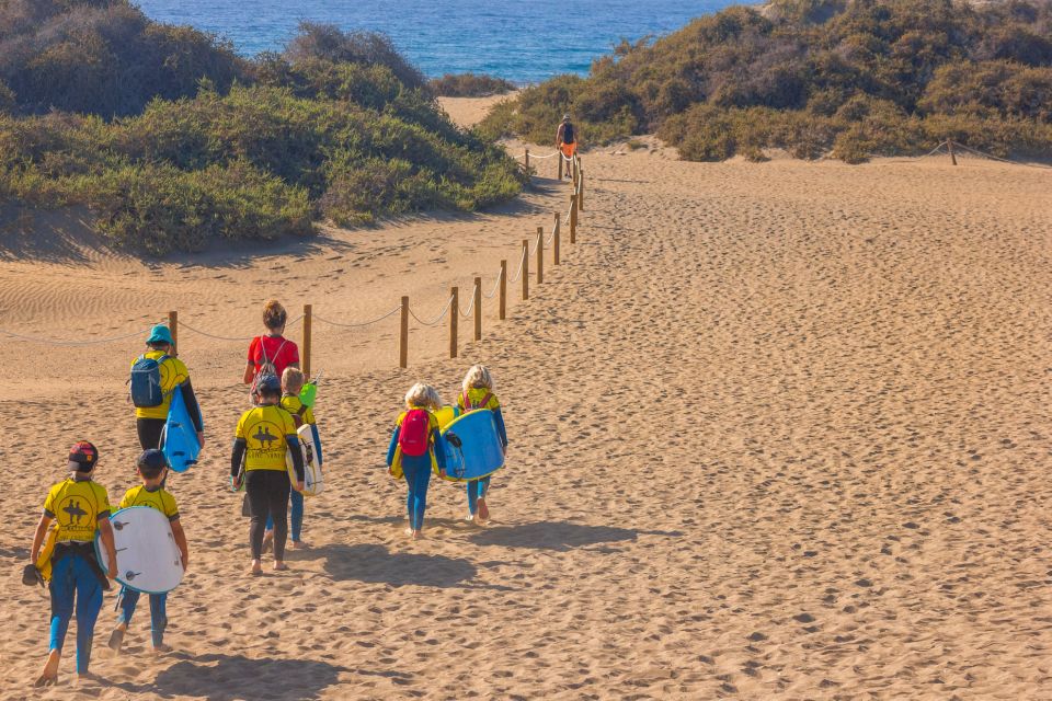 Playa del Inglés Maspalomas: High Quality Surf Classes - Meeting Surf Canaries Surf School and getting sorted fast