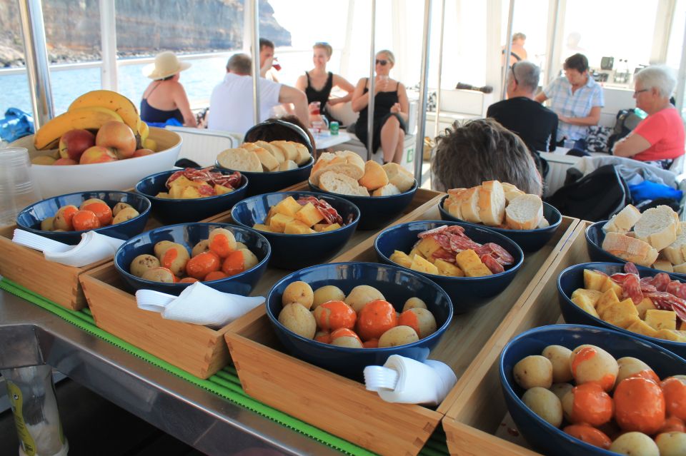 Puerto de Mogan: Boat and Snorkeling Trip - What you eat after snorkeling: vegetarian-friendly Spanish lunch on board