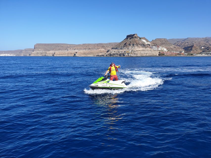 Puerto Rico de Gran Canaria: Jetski Tour - The safety boat and monitor: why you’ll feel looked after