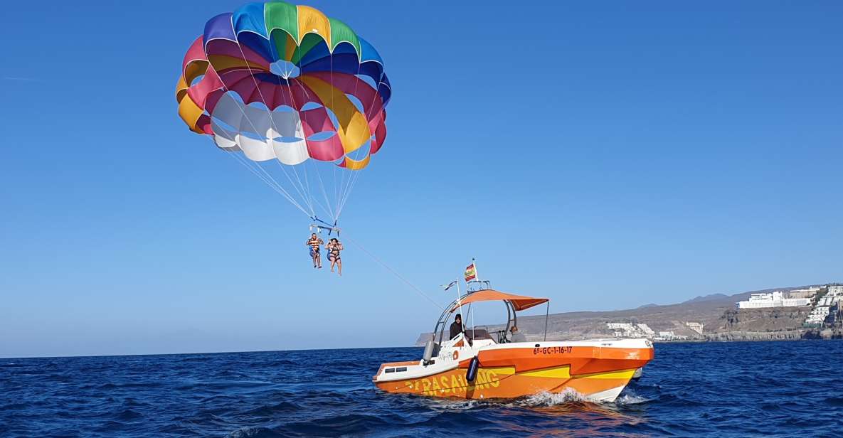 Puerto Rico de Gran Canaria : Parasailing - What the boat setup feels like: transfers, music, and that first strap-in moment