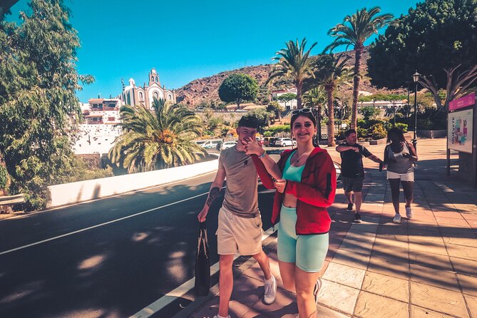 The Red Canyon Tour - Small Group Trip with Local Food Tasting ツ - Barranco de Las Vacas: narrow ravine colors and photo time